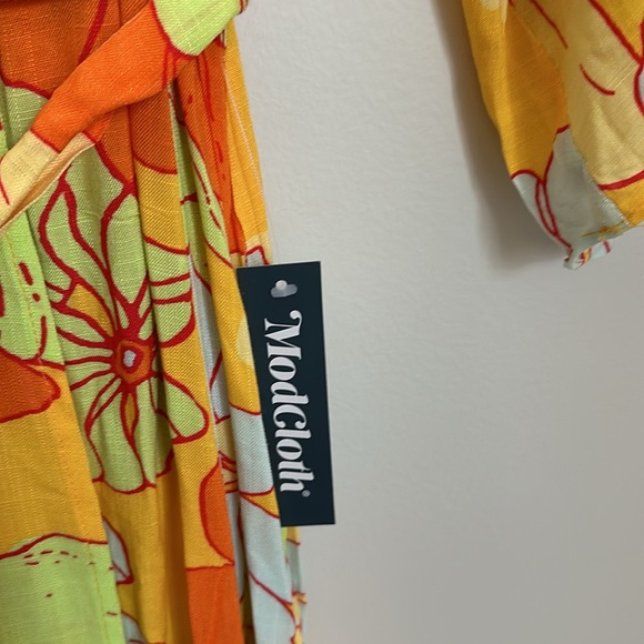 NWT ModCloth Living That Resort Life Maxi Wrap Dress Yellow Floral 70’s Flower S - Picture 6 of 8